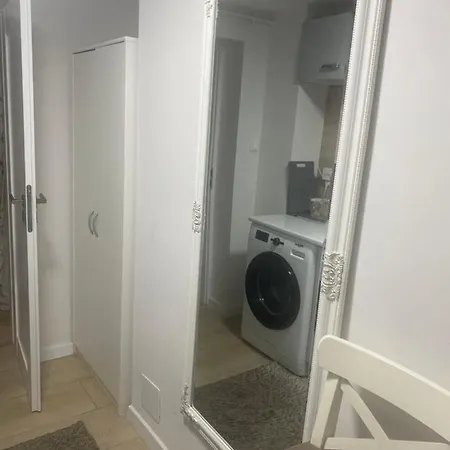 Goscinne K. Warszawy منزل للإقامة زابكي
